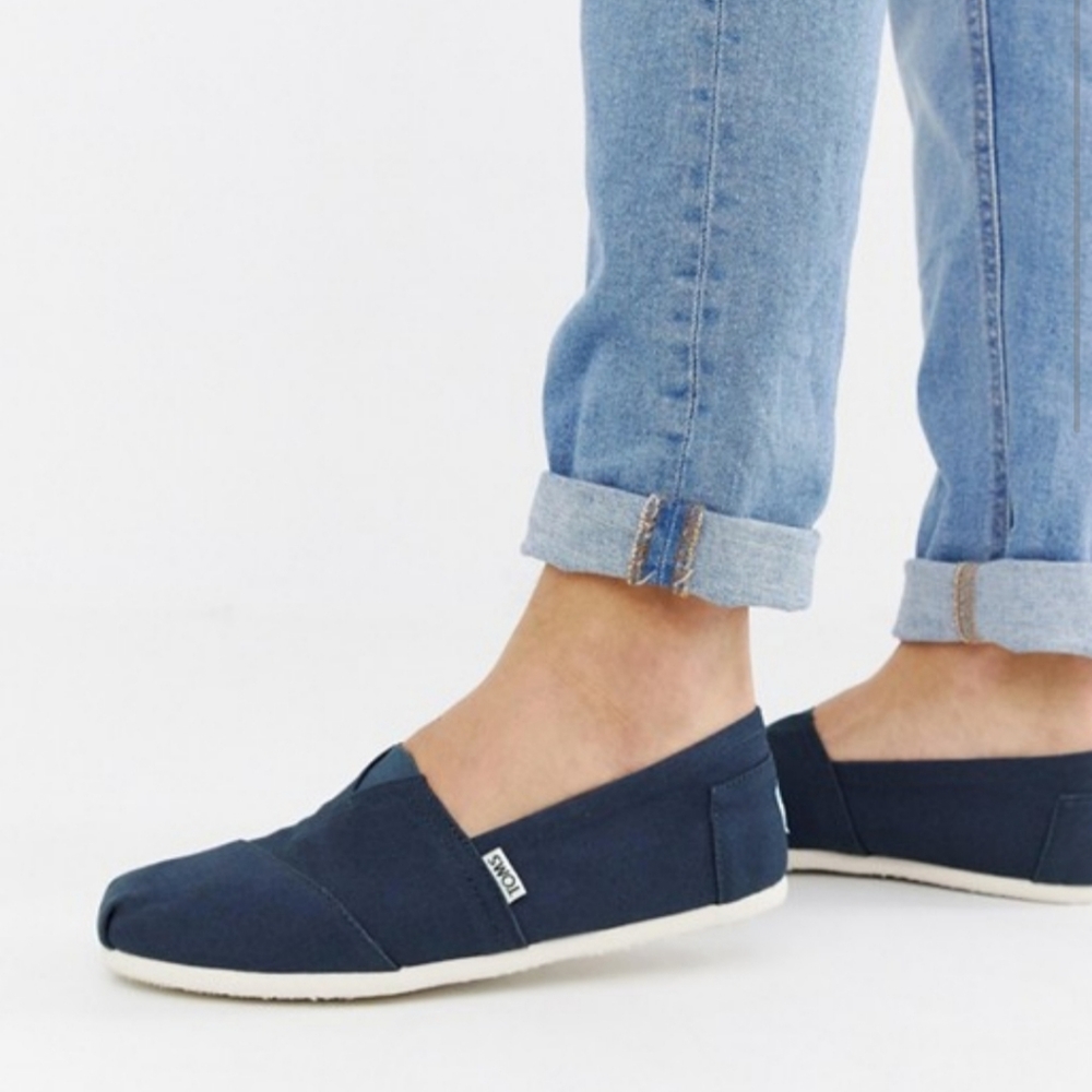 Navy blue Toms